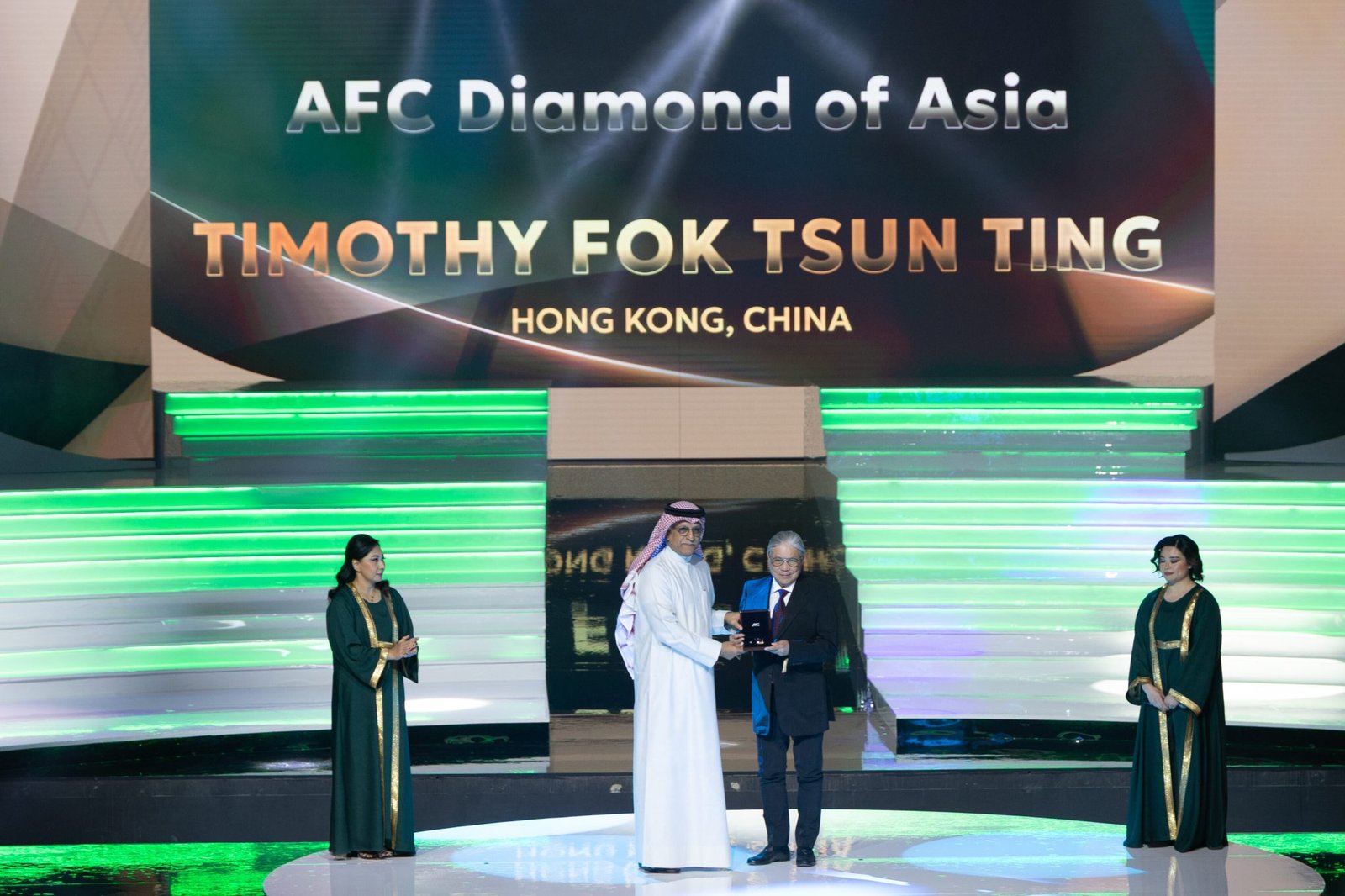 AFC-Diamond-of-Asia-Award-Timothy-Fok-Tsun-Ting-2-2048x1365