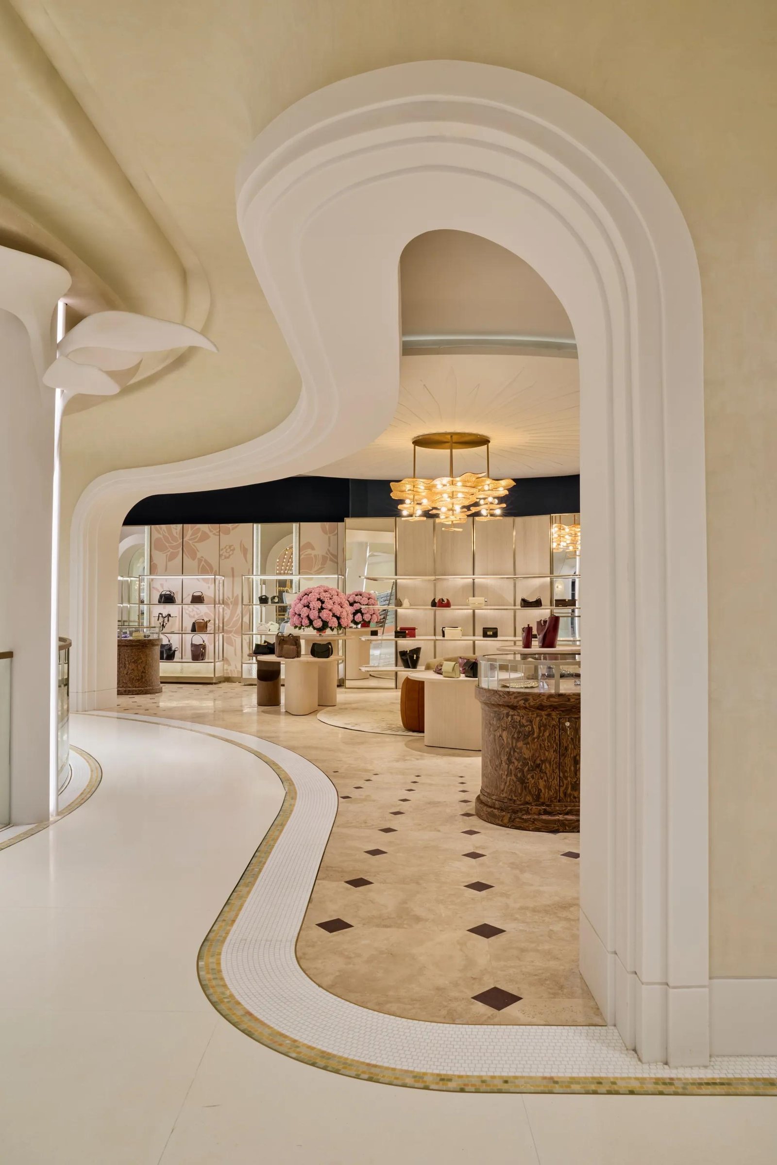 GALERIES-LAFAYETTE-INDIA-STORY(1)