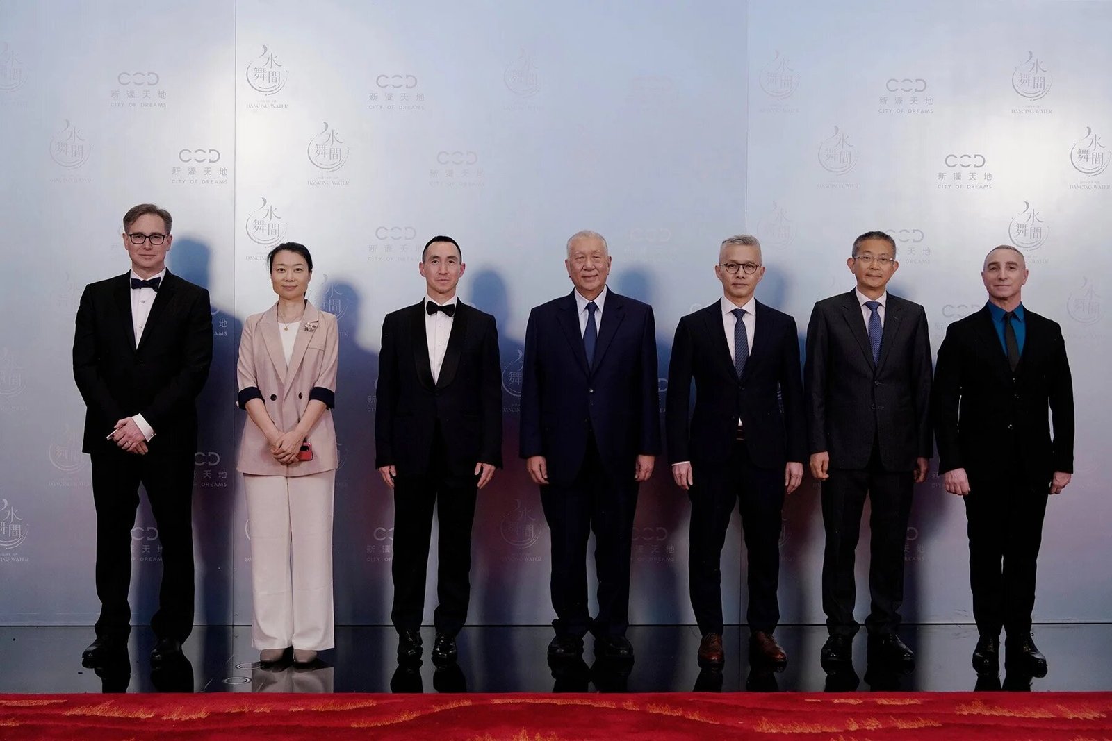 House+of+Dancing+Water+02