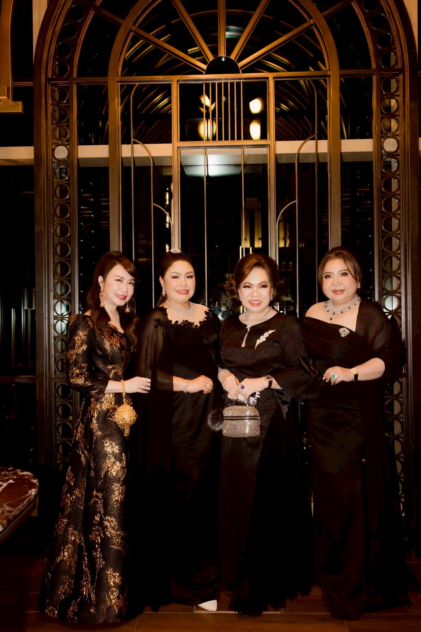 593757097_776128502112683_403333754004010474_n