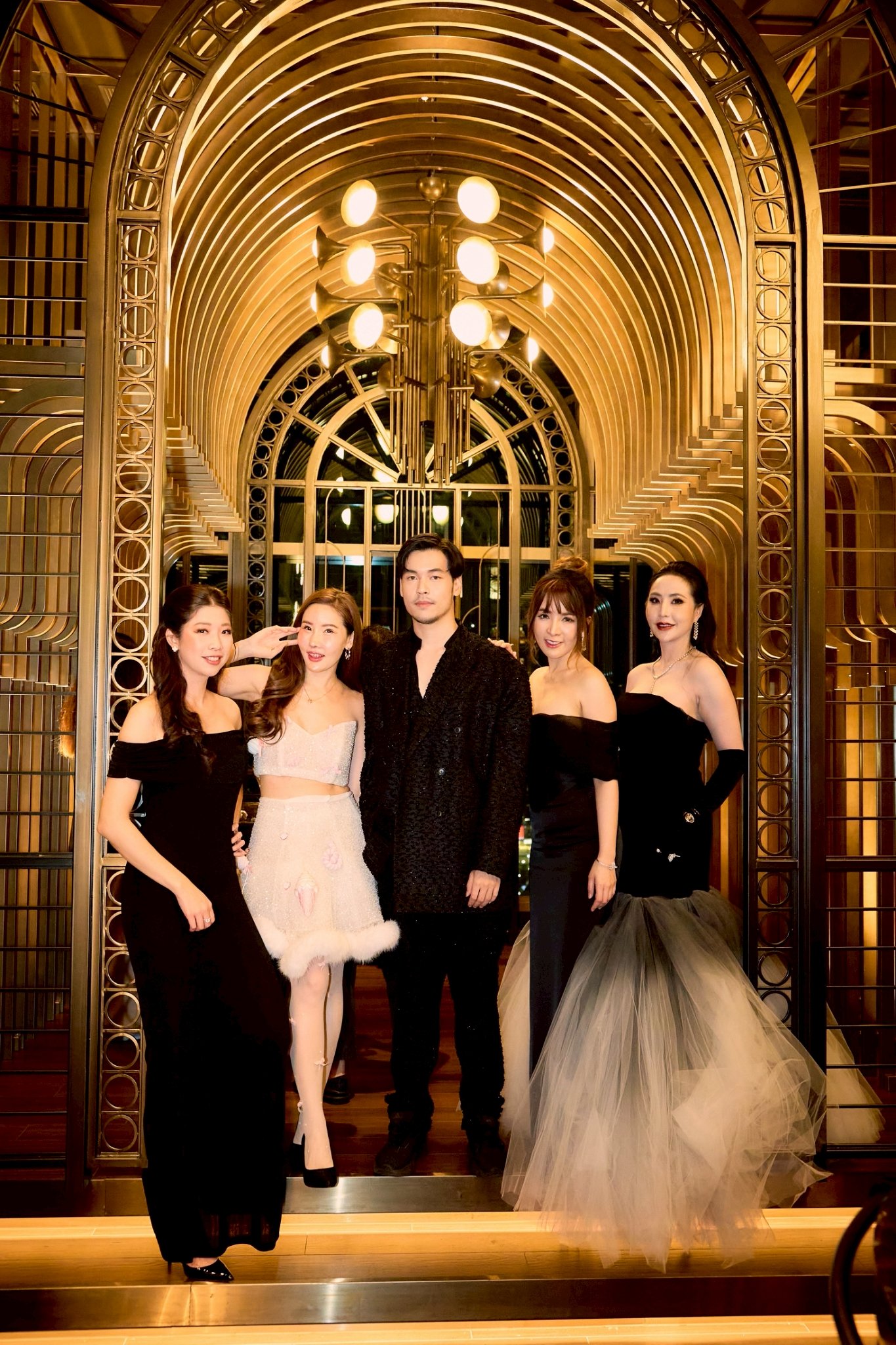 593954406_776128768779323_48585874552588469_n