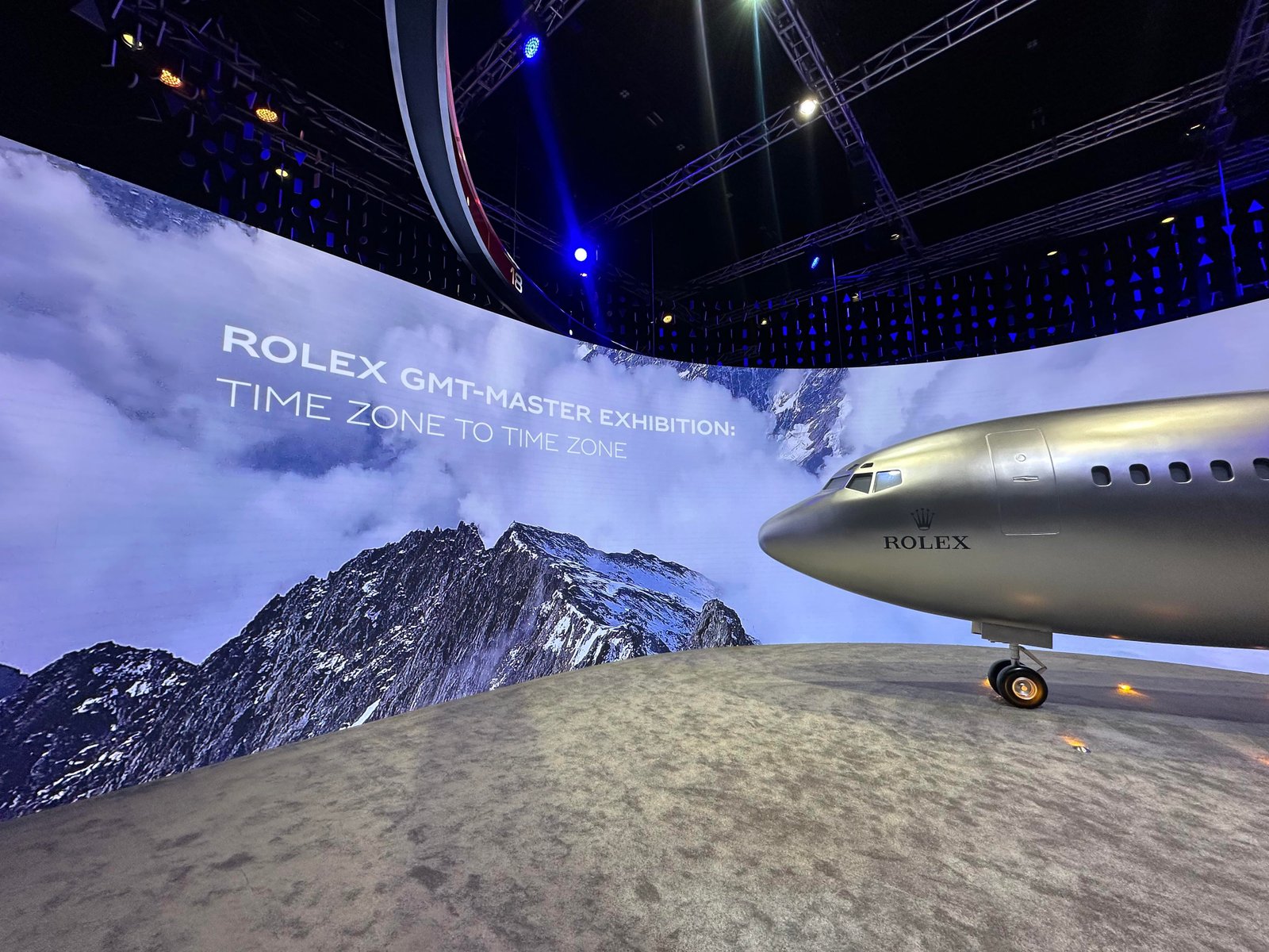 gmt-master-exhibition-in-hong-kong-v0-79qd38zju93f1