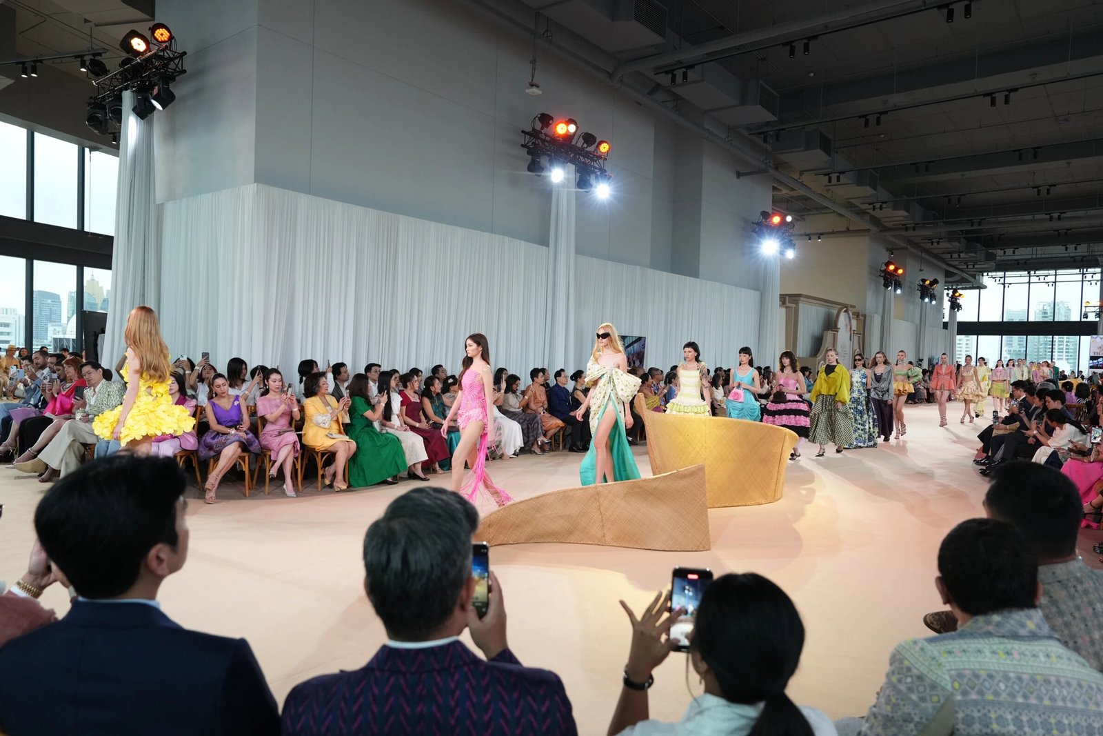 bee6fd_175ff3db8235475db61531ec3c1a12c2~mv2