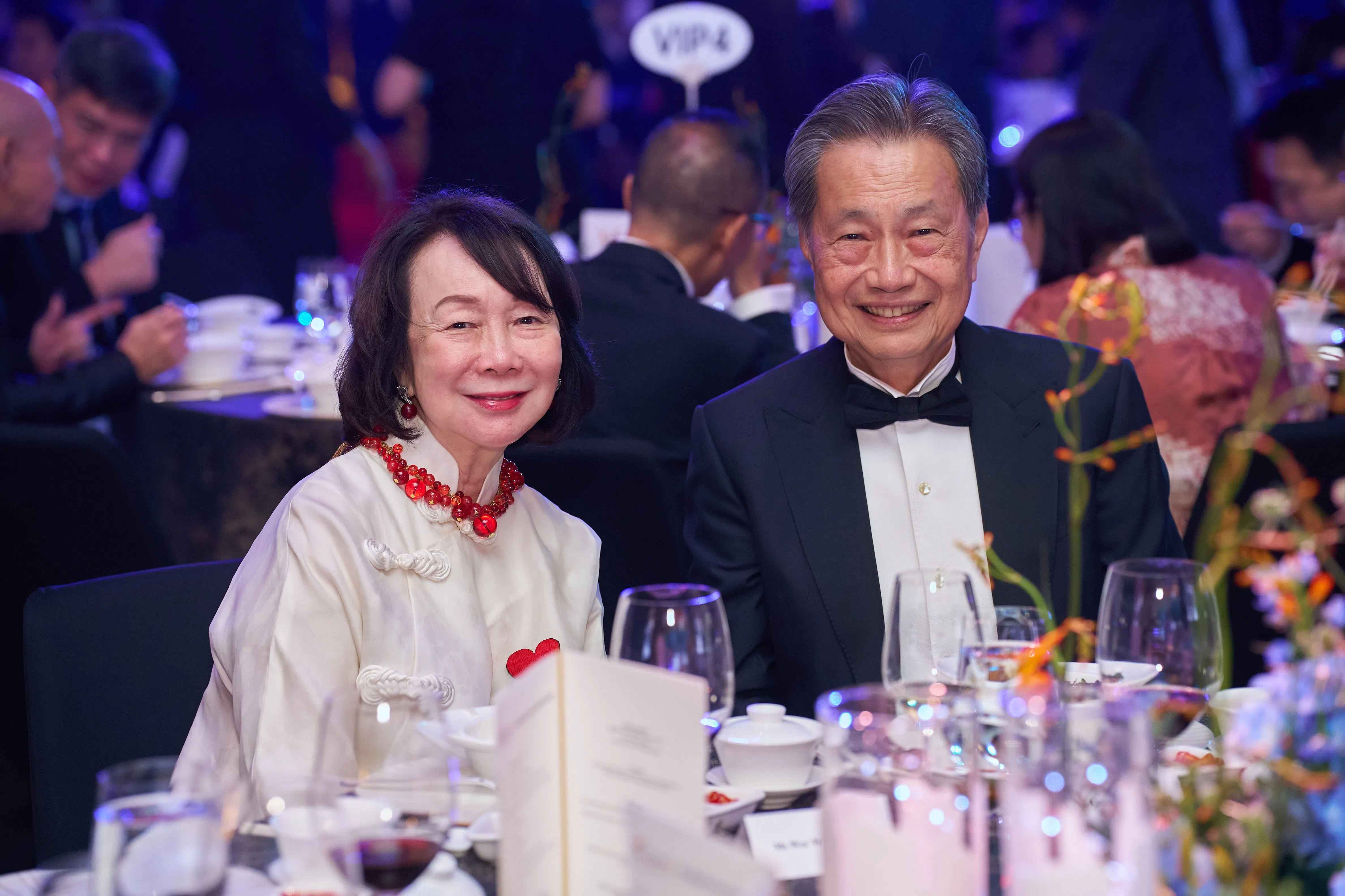 f40523d65bd65f6a8e2a2fe5cbca8d37223198055027d9e2231c87a55f045428