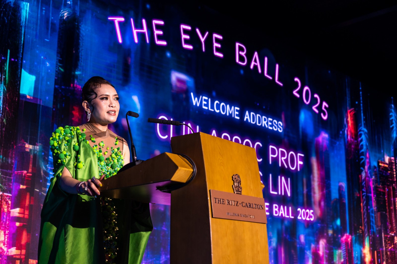 08141057-dsc-3962e_cover_1600x1066