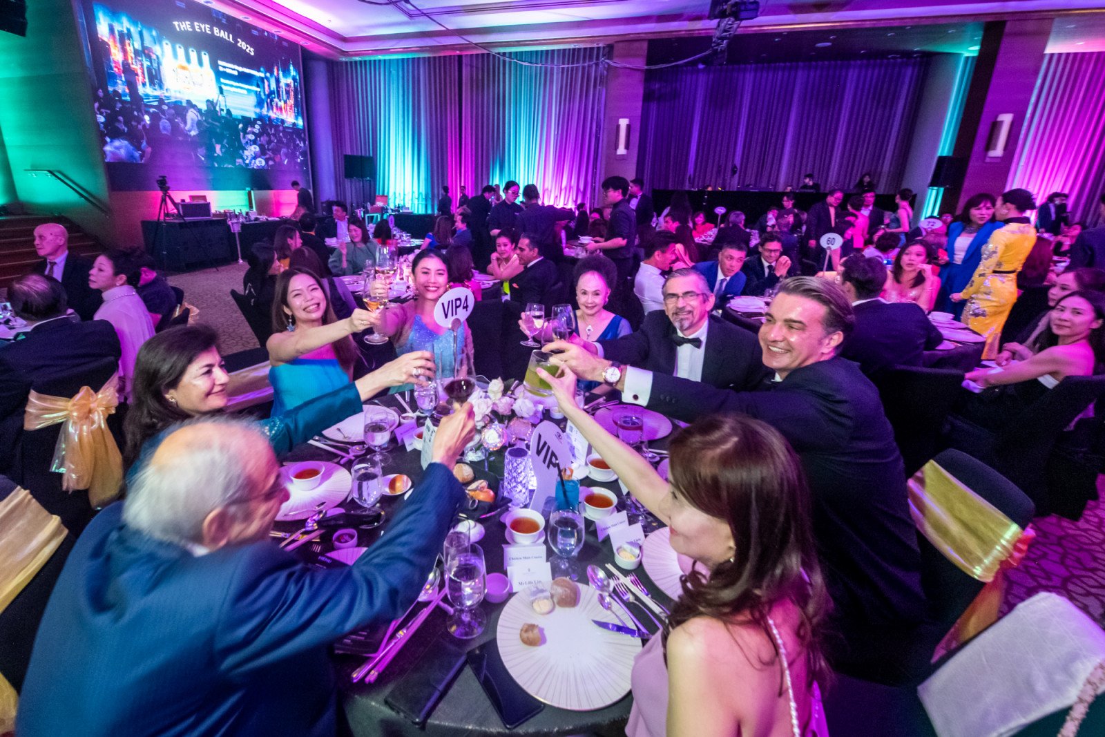 08141107-dsc-2381e_cover_1600x1067